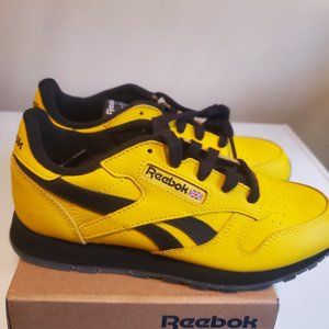 Brand New Reebok Black & Yellow Bumblebee Shoes!!!!!